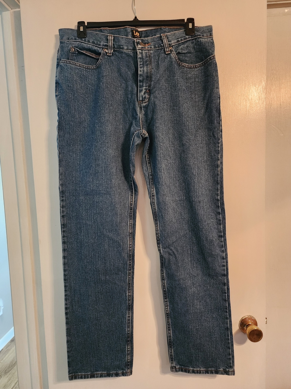 Lee Men’s Straight-Leg Denim Jeans in Medium Blue 36x32